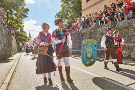 Razkrivamo program 51. Dnevov narodnih noš in oblačilne dediščine v Kamniku (2)